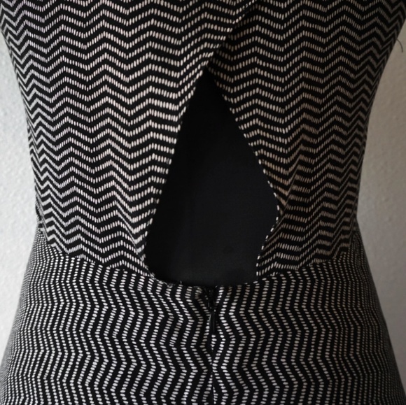 THML Chevron Dress - Picture 3 of 5